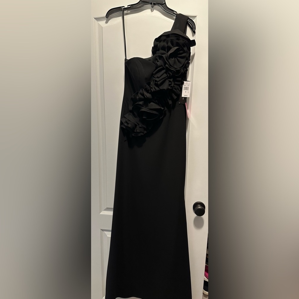 Betsy Adam Formal black Dress one-shoulder, size 8, never worn with tags